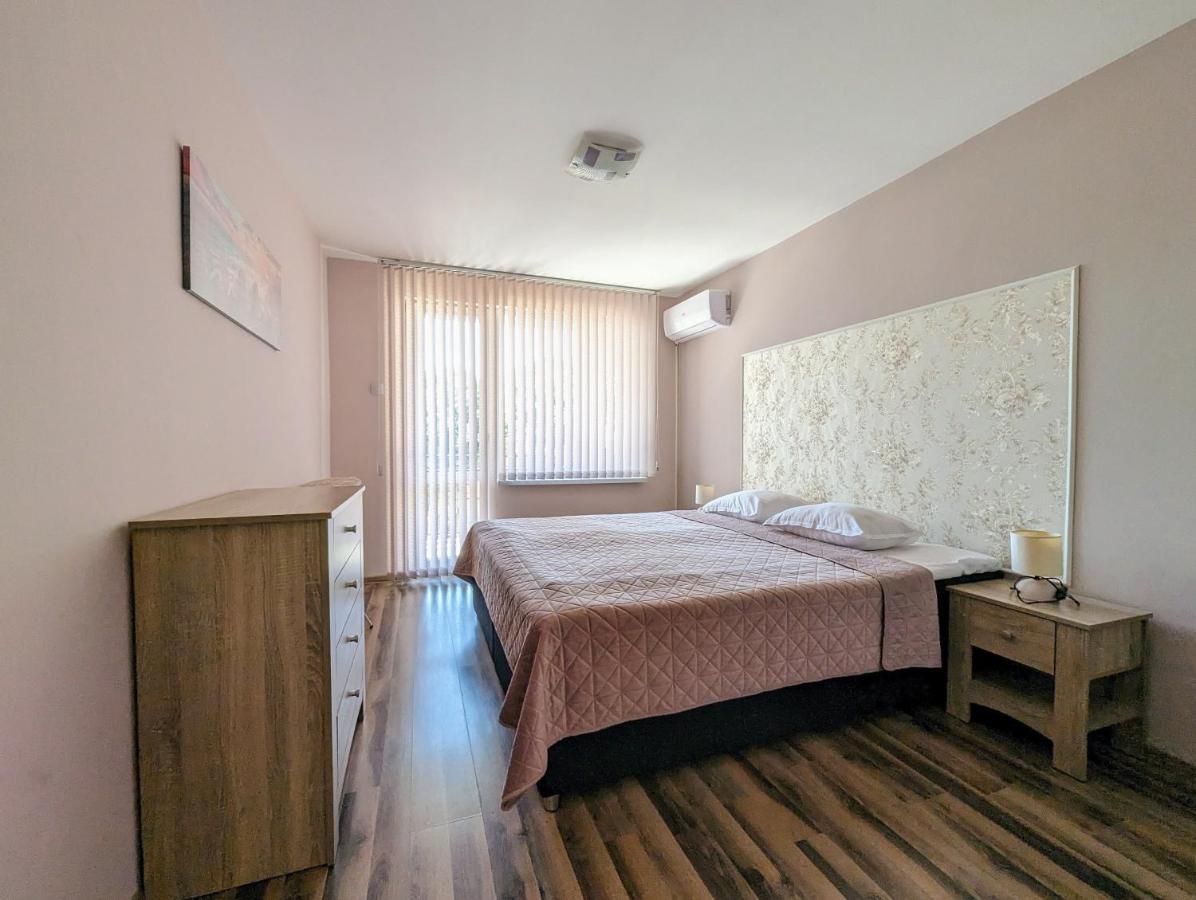 Emalena Apartment Varna Buitenkant foto